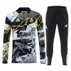 Real Madrid Marvel Training Huppari 2026-27 Neljännes-Zip Musta - Miesten Real Madrid Marvel Training Huppari 2026-27 Neljännes-Zip Musta - Miesten