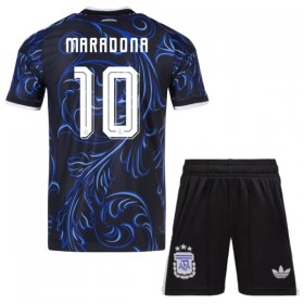Virallinen pelipaita Argentiina Maradona 10 Vieras MM-kisat 2026 Lyhythihainen - Lasten ( + Lyhyet housut )