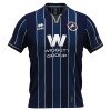 Virallinen pelipaita Millwall Koti 2026-27 Lyhythihainen - Miesten Virallinen pelipaita Millwall Koti 2026-27 Lyhythihainen - Miesten