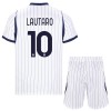 Virallinen pelipaita Inter Milan Lautaro 10 Vieras 2026-27 Lyhythihainen - Lasten ( + Lyhyet housut ) Virallinen pelipaita Inter Milan Lautaro 10 Vieras 2026-27 Lyhythihainen - Lasten ( + Lyhyet housut )