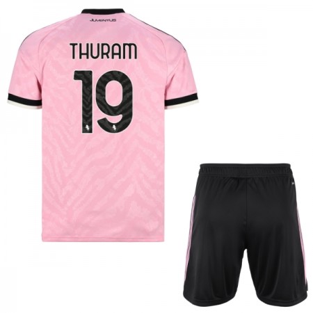 Virallinen pelipaita Juventus Thuram 19 Vieras 2026-27 Lyhythihainen - Lasten ( + Lyhyet housut ) Virallinen pelipaita Juventus Thuram 19 Vieras 2026-27 Lyhythihainen - Lasten ( + Lyhyet housut )