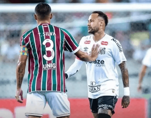 Santos kärsi tappion, Neymarin ensimmäinen peli hänen paluunsa jälkeen aiheutti kiistaa