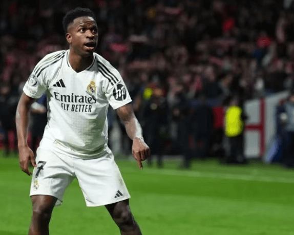 Vinicius uusii sopimuksen Real Madridin kanssa - valinta rahan ja unelmien välillä